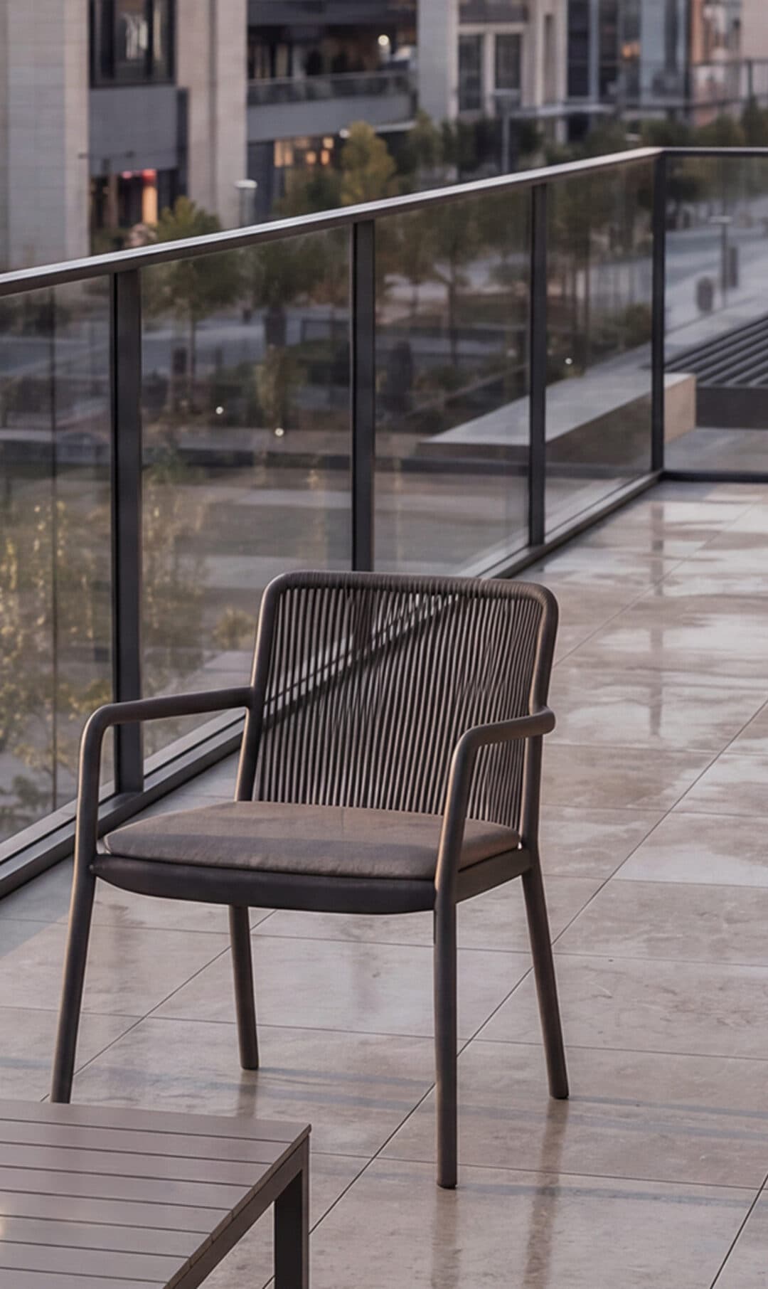 Armor Küpeşte Sistemi ile donatılmış balkon